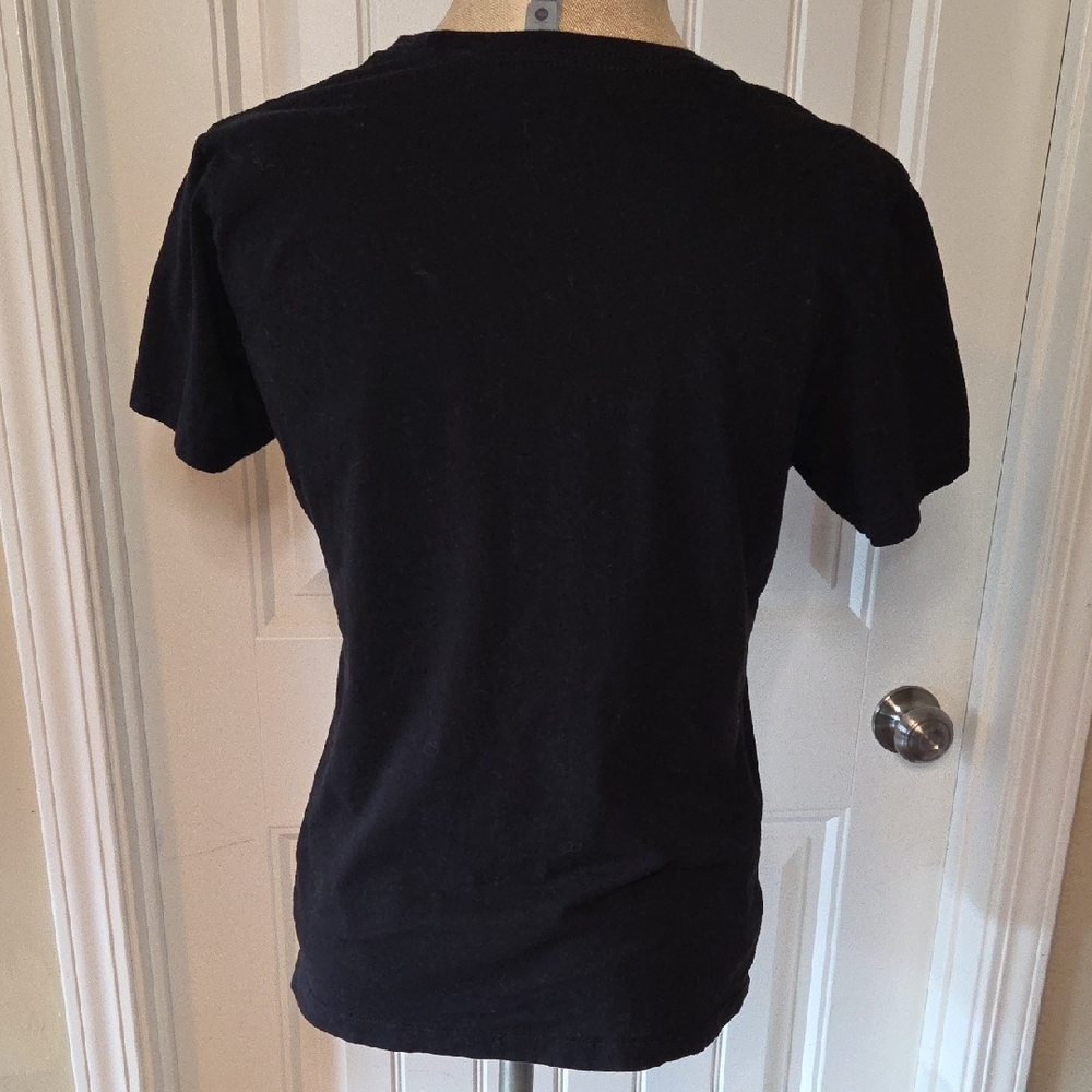 Bee "Whisper Words Of Wisdom" Black Tshirt - Picture 2 of 6